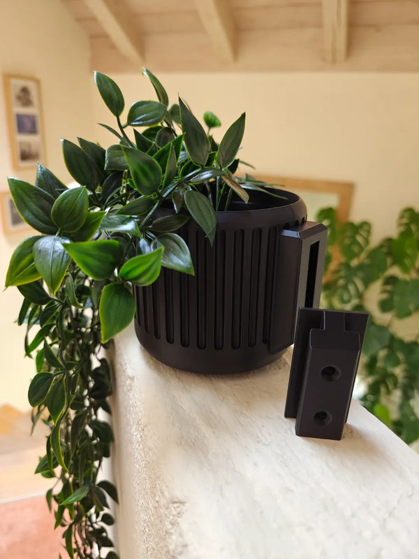 Modern Black Wall-Mounted Planter – Space-Saving Indoor Hanging Pot for Plants